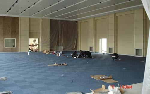 遼寧省公安廳大報告廳-墻面吸音板，木掛板包柱